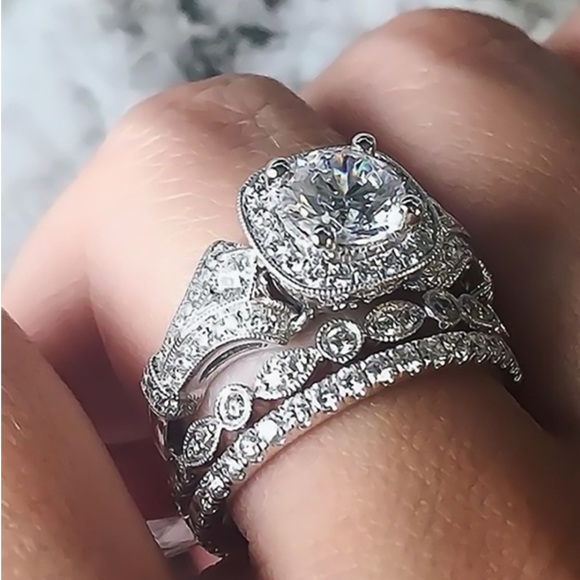 18K White Gold Filled Wedding Engagement Ring Set - Picture 5 of 7